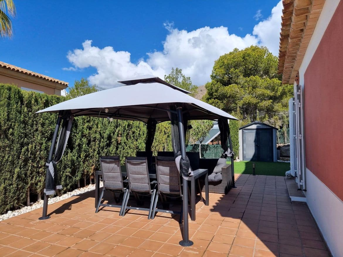 4 bedroom Villa for sale in Finestrat with pool garage - € 810,000 (Ref: 8639836)