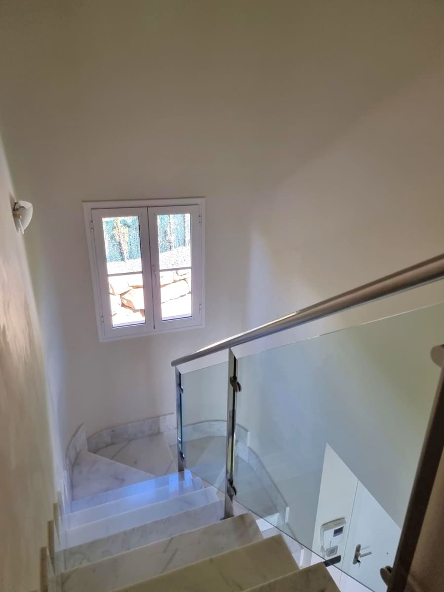 4 bedroom Villa for sale in Finestrat with pool garage - € 810,000 (Ref: 8639836)