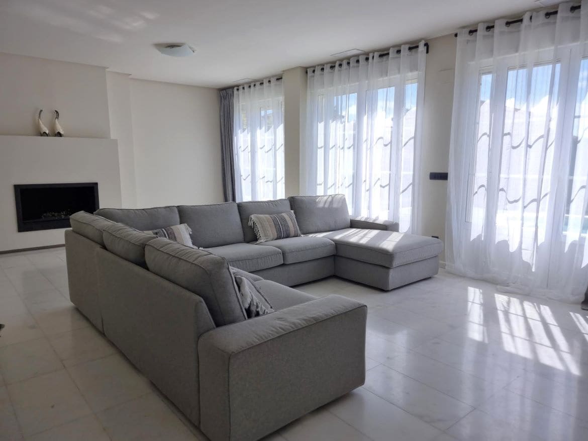 4 bedroom Villa for sale in Finestrat with pool garage - € 810,000 (Ref: 8639836)