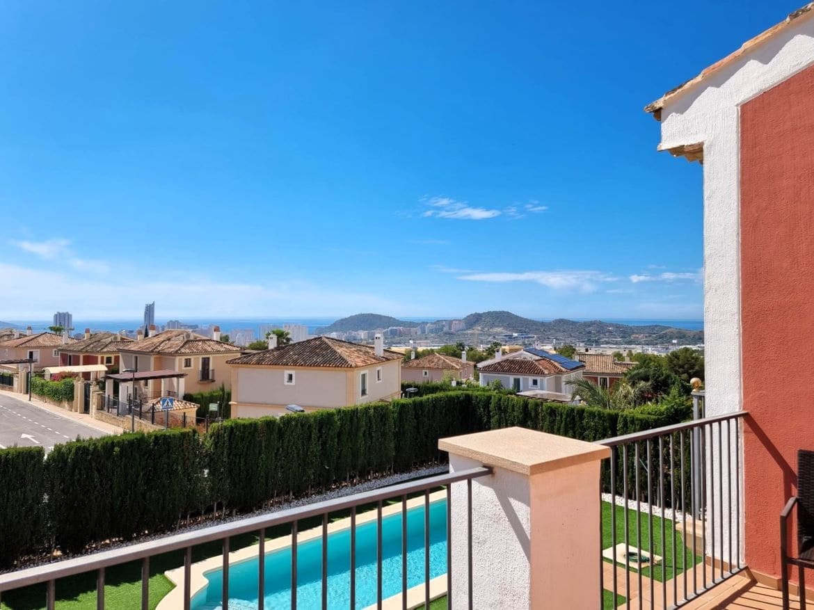 4 bedroom Villa for sale in Finestrat with pool garage - € 810,000 (Ref: 8639836)