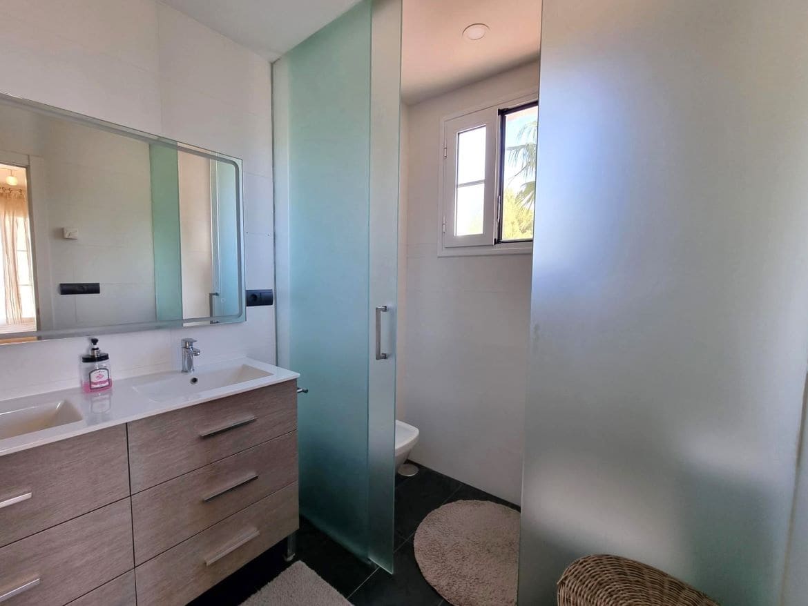 4 bedroom Villa for sale in Finestrat with pool garage - € 810,000 (Ref: 8639836)