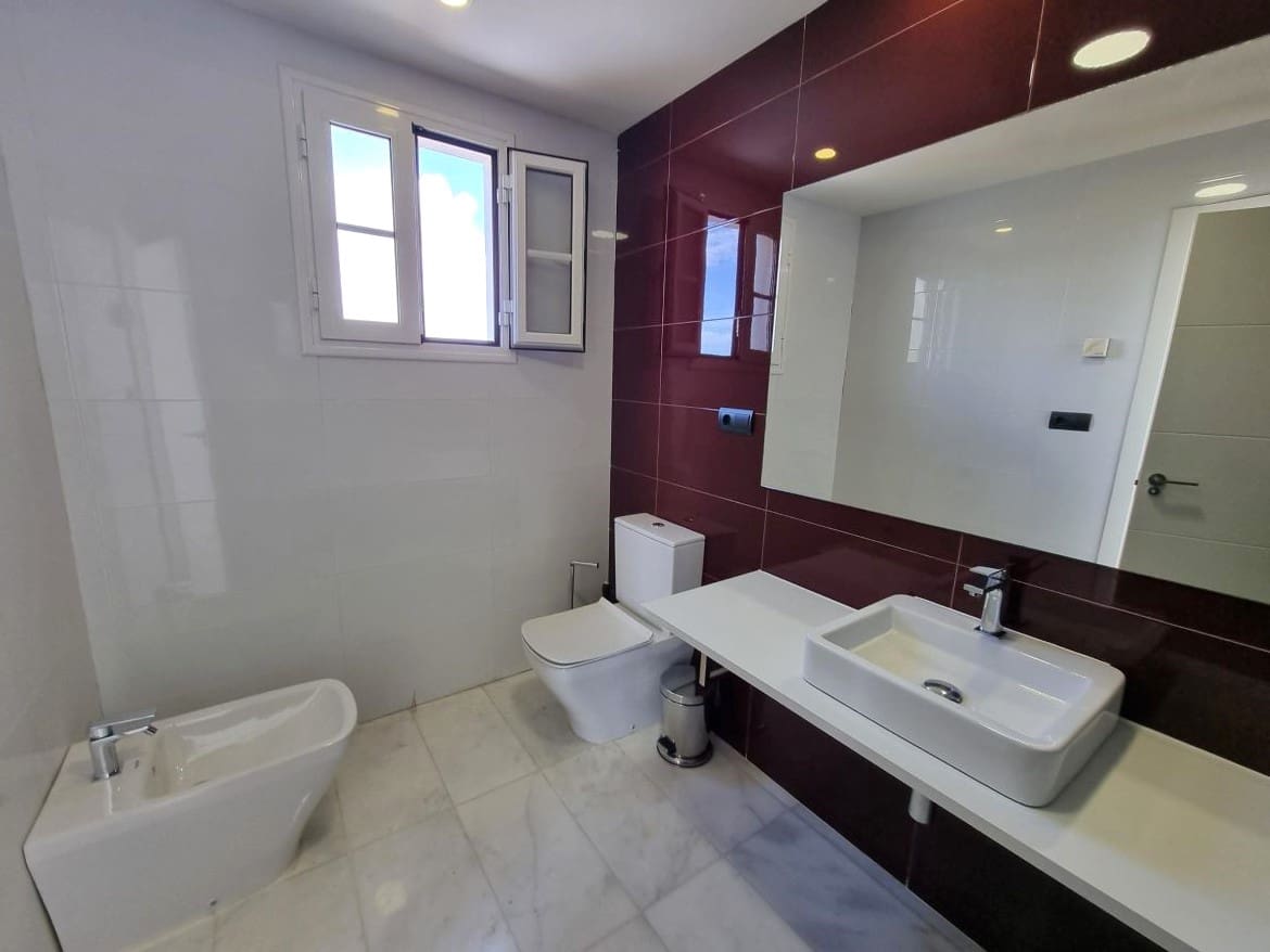 4 bedroom Villa for sale in Finestrat with pool garage - € 810,000 (Ref: 8639836)