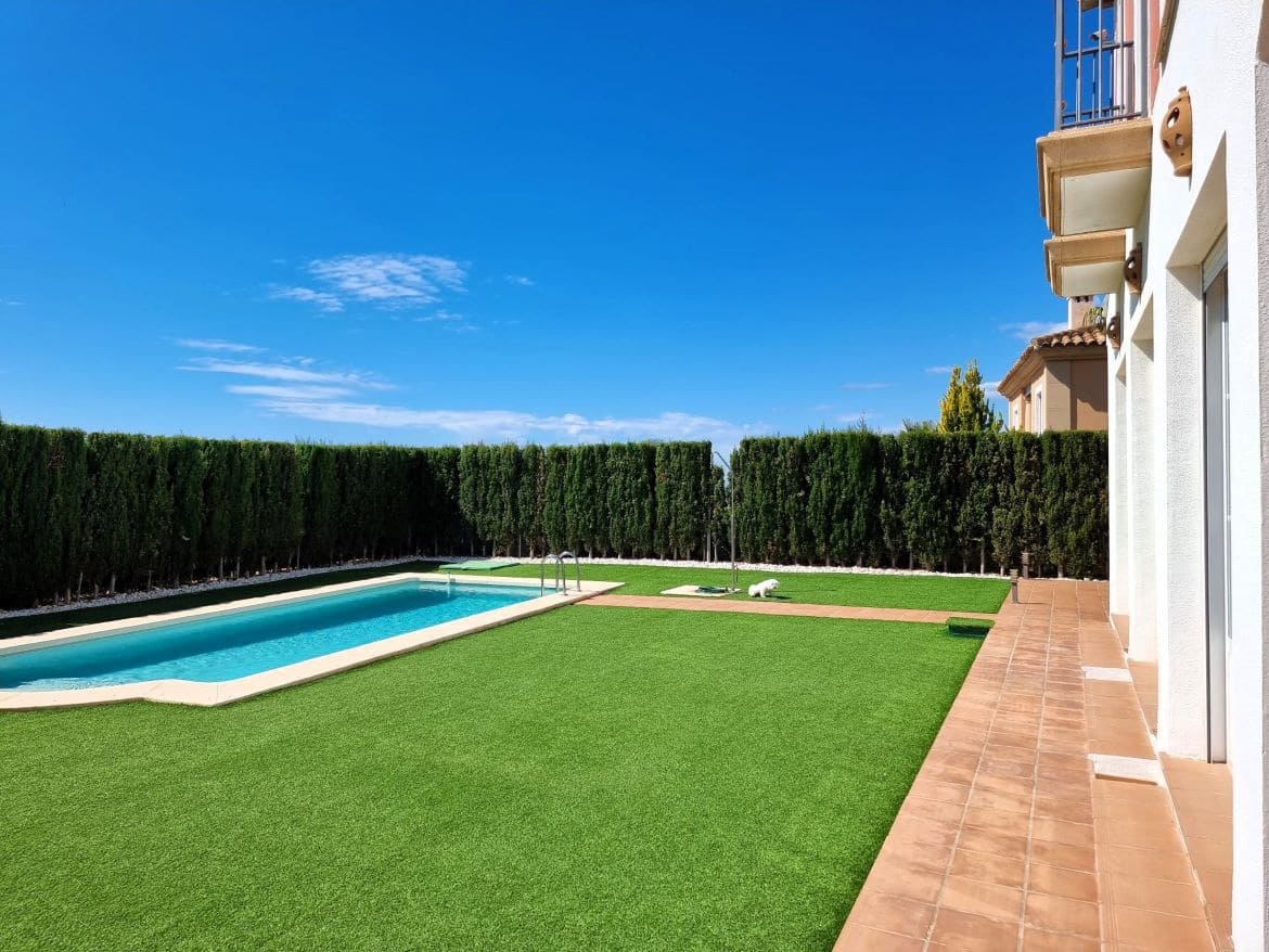 4 bedroom Villa for sale in Finestrat with pool garage - € 810,000 (Ref: 8639836)