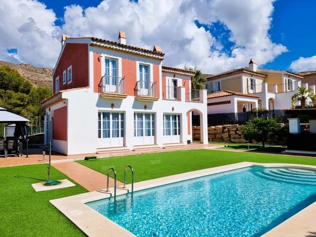 4 bedroom Villa for sale in Finestrat with pool garage - € 810,000 (Ref: 8639836)