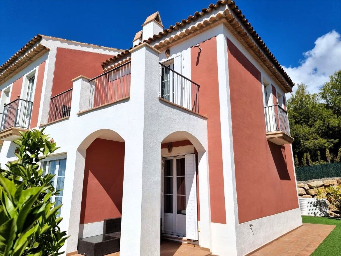 4 bedroom Villa for sale in Finestrat with pool garage - € 810,000 (Ref: 8639836)