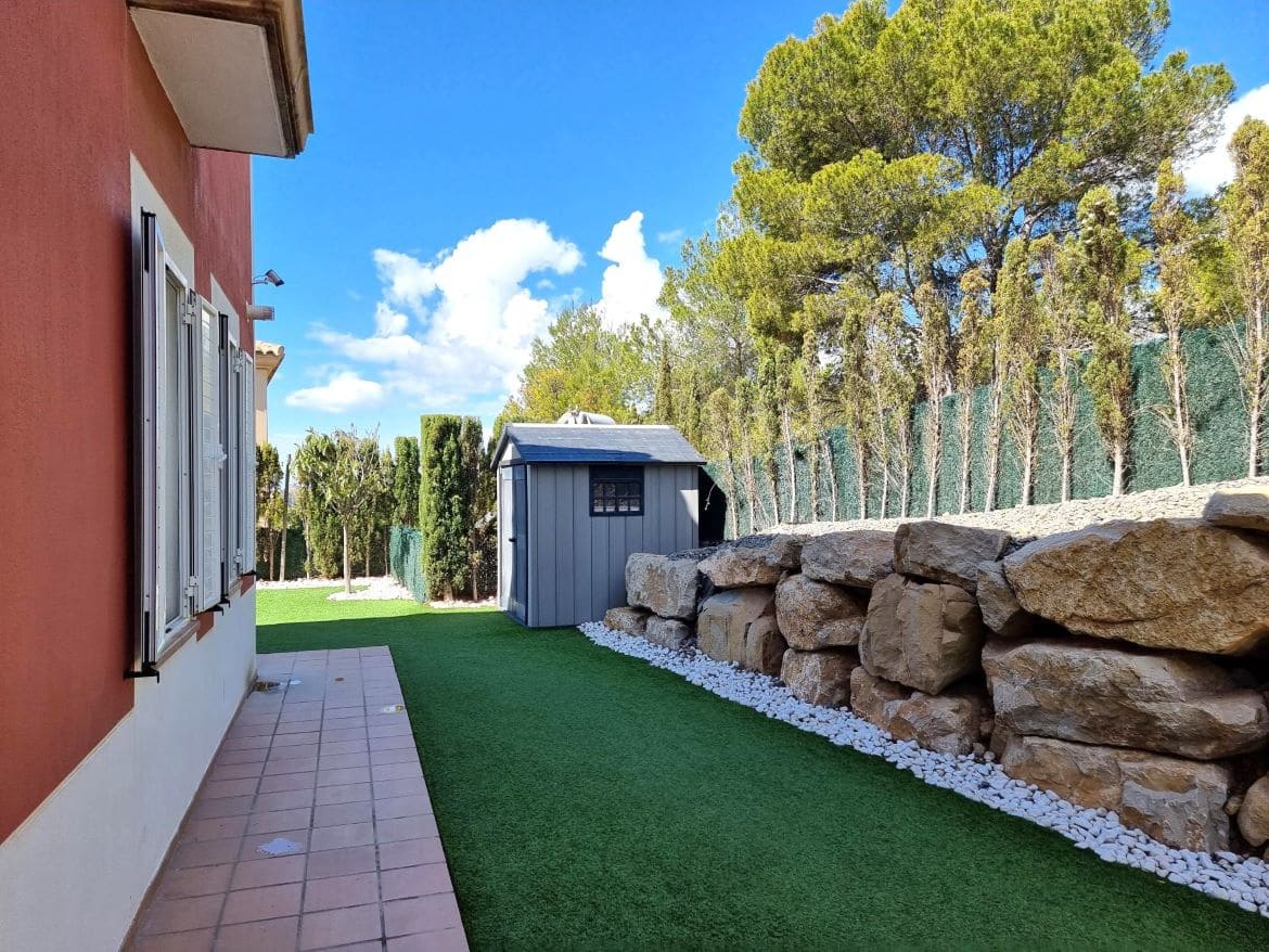 4 bedroom Villa for sale in Finestrat with pool garage - € 810,000 (Ref: 8639836)