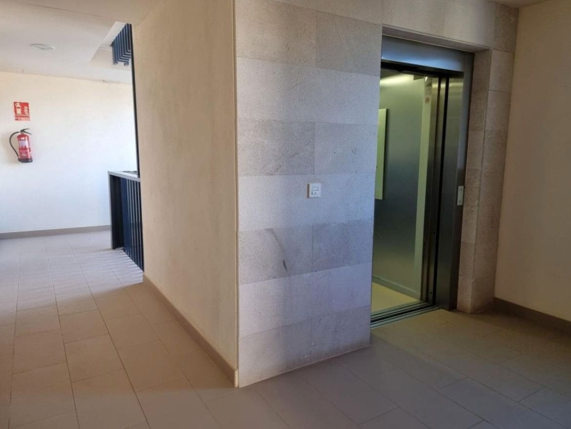 2 bedroom Beach Apartment for sale in La Villajoyosa / Vila Joiosa with pool garage - € 540,000 (Ref: 8848930)