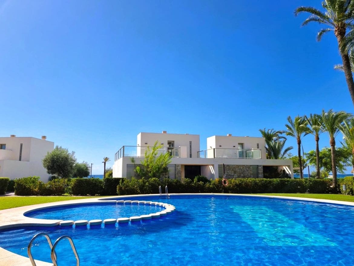 2 bedroom Beach Apartment for sale in La Villajoyosa / Vila Joiosa with pool garage - € 540,000 (Ref: 8848930)