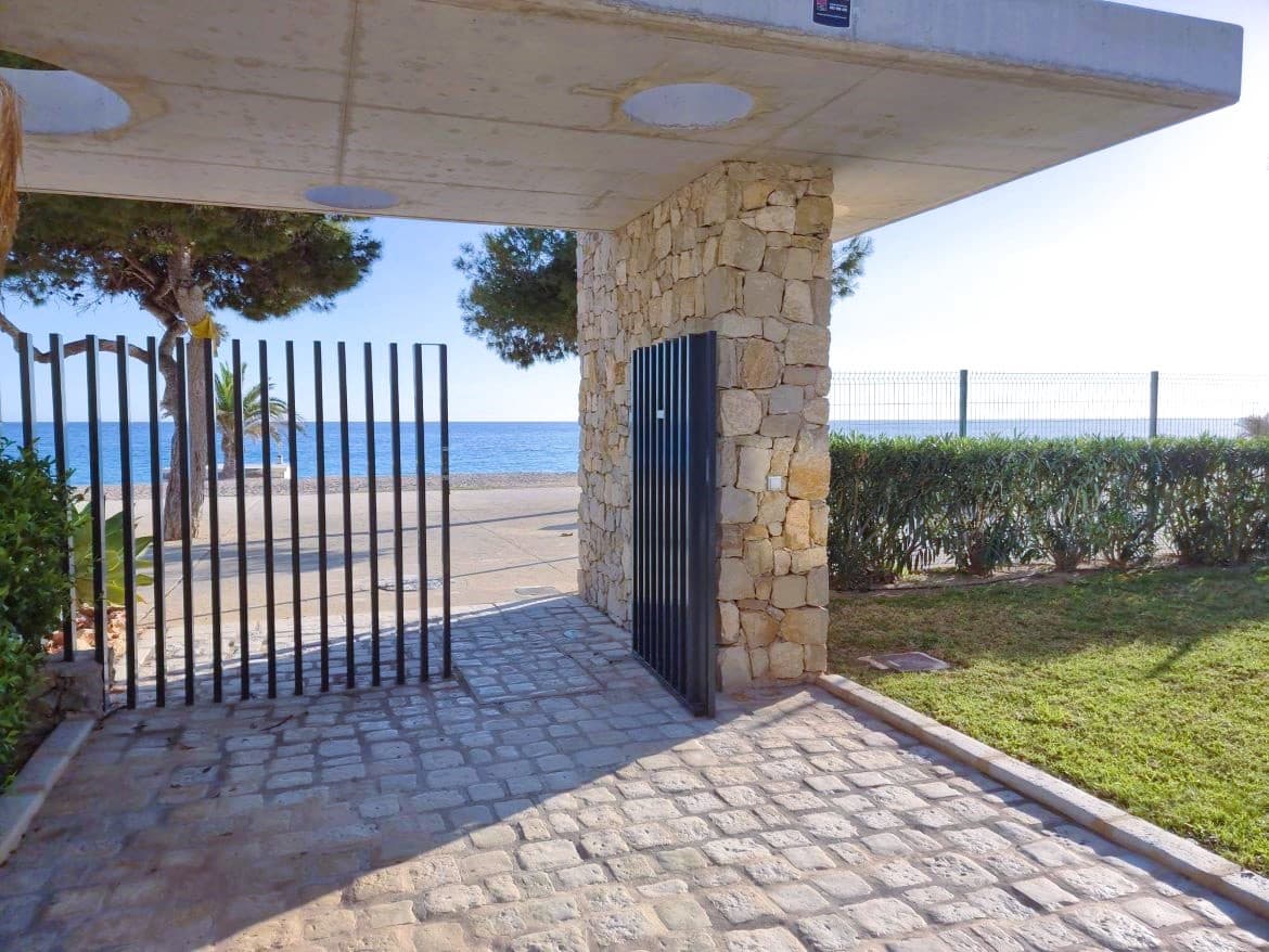 2 bedroom Beach Apartment for sale in La Villajoyosa / Vila Joiosa with pool garage - € 540,000 (Ref: 8848930)