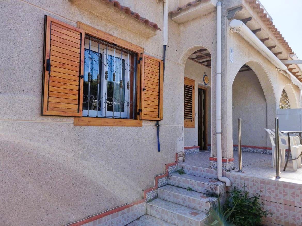 3 sovrum Hus till salu i Torrevieja med pool - 169 000 € (Ref: 9301549)