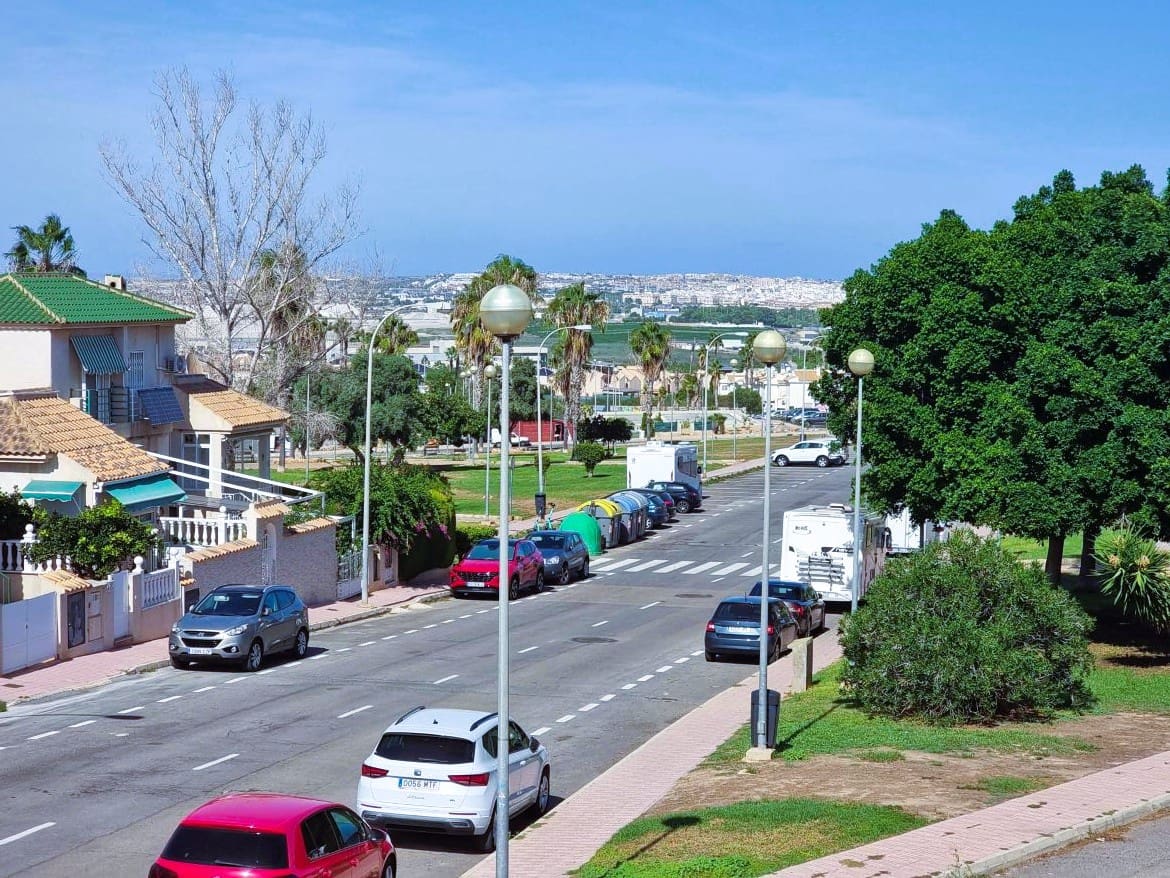 3 sovrum Hus till salu i Torrevieja med pool - 169 000 € (Ref: 9301549)