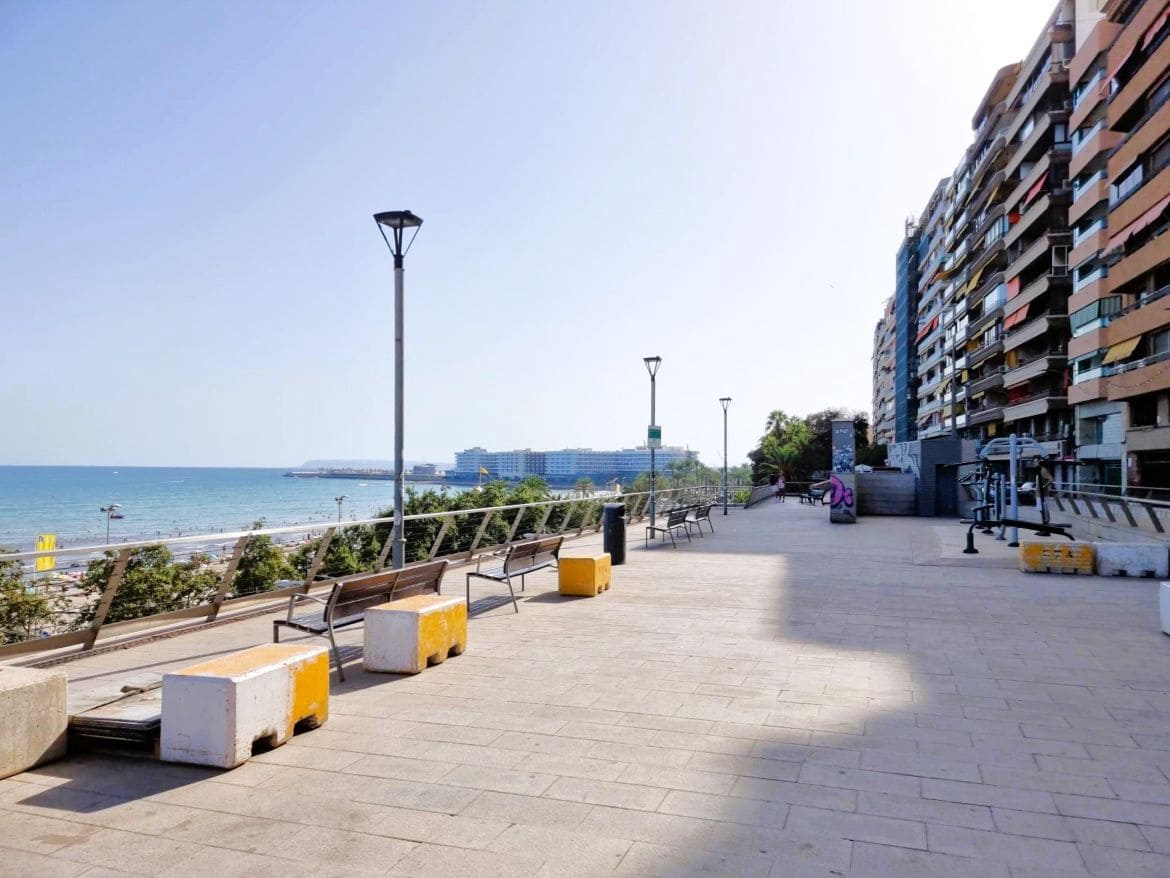 Apartamento de 3 habitaciones en Alicante / Alacant ciudad en venta - 389.000 € (Ref: 9341835)