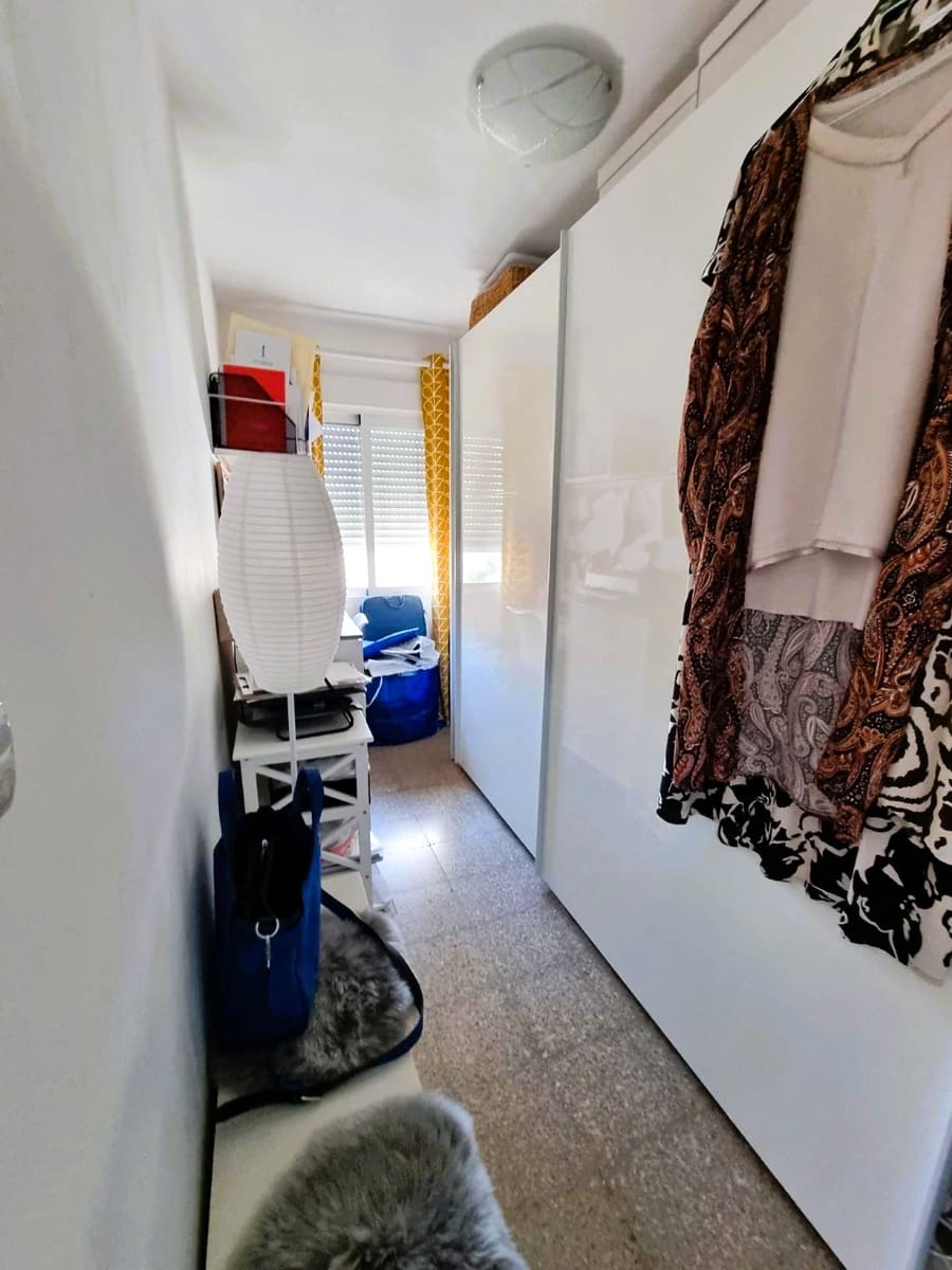 3 bedroom Apartment for sale in La Villajoyosa / Vila Joiosa - € 119,000 (Ref: 9384899)