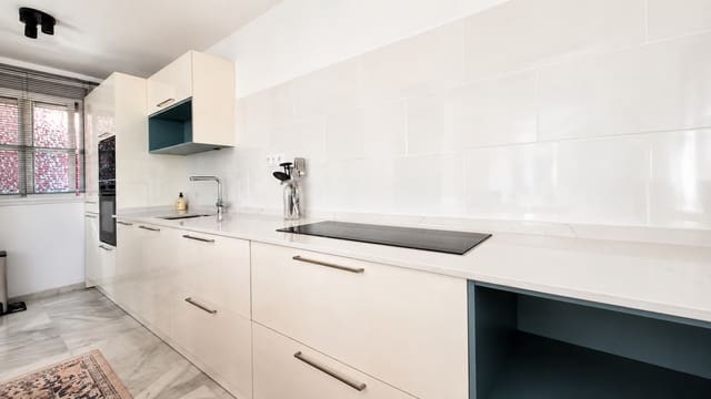 2 sypialnia Apartament na sprzedaż w La Duquesa / Puerto de la Duquesa, Manilva z basenem garażem - 330 000 € (Ref: 10011134)