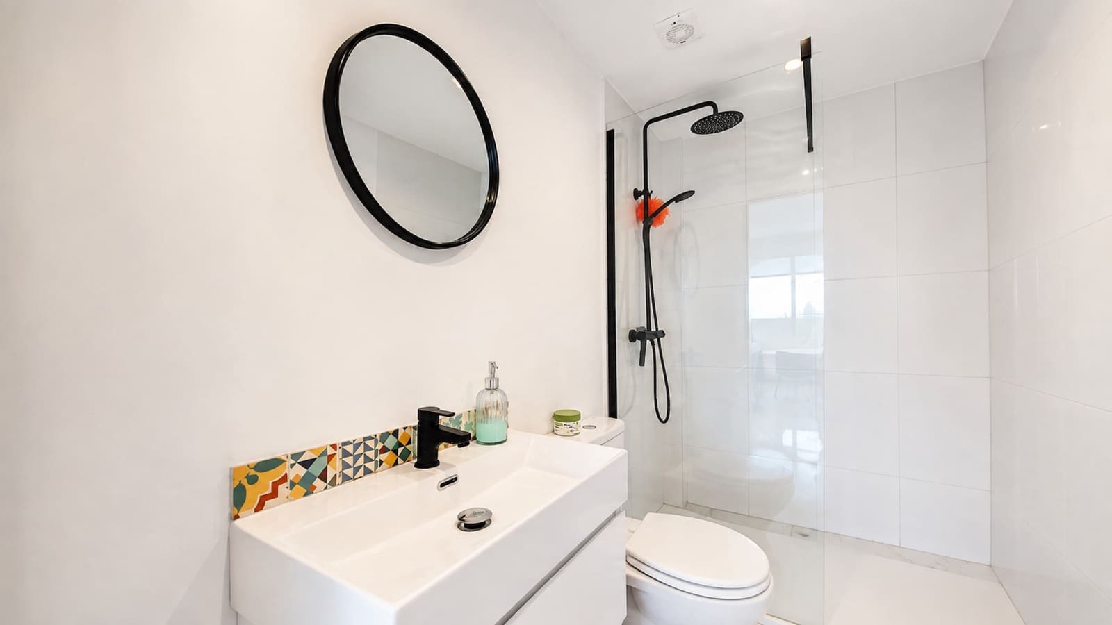 2 sypialnia Apartament na sprzedaż w La Duquesa / Puerto de la Duquesa z basenem garażem - 330 000 € (Ref: 10011134)