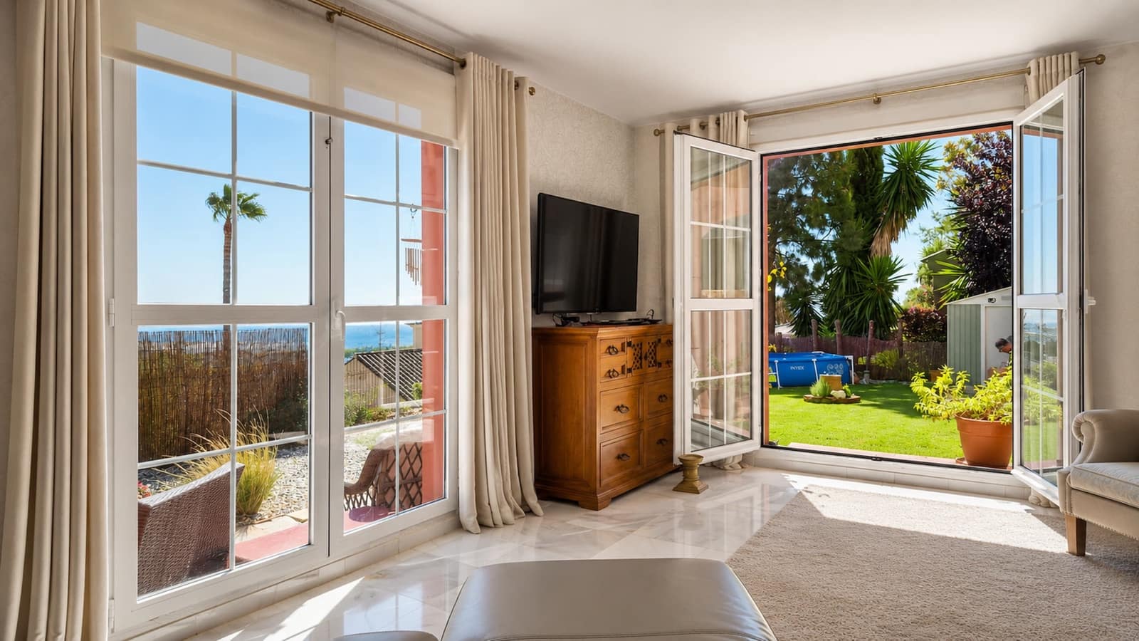2 sypialnia Apartament na sprzedaż w La Duquesa / Puerto de la Duquesa z basenem garażem - 330 000 € (Ref: 10011134)