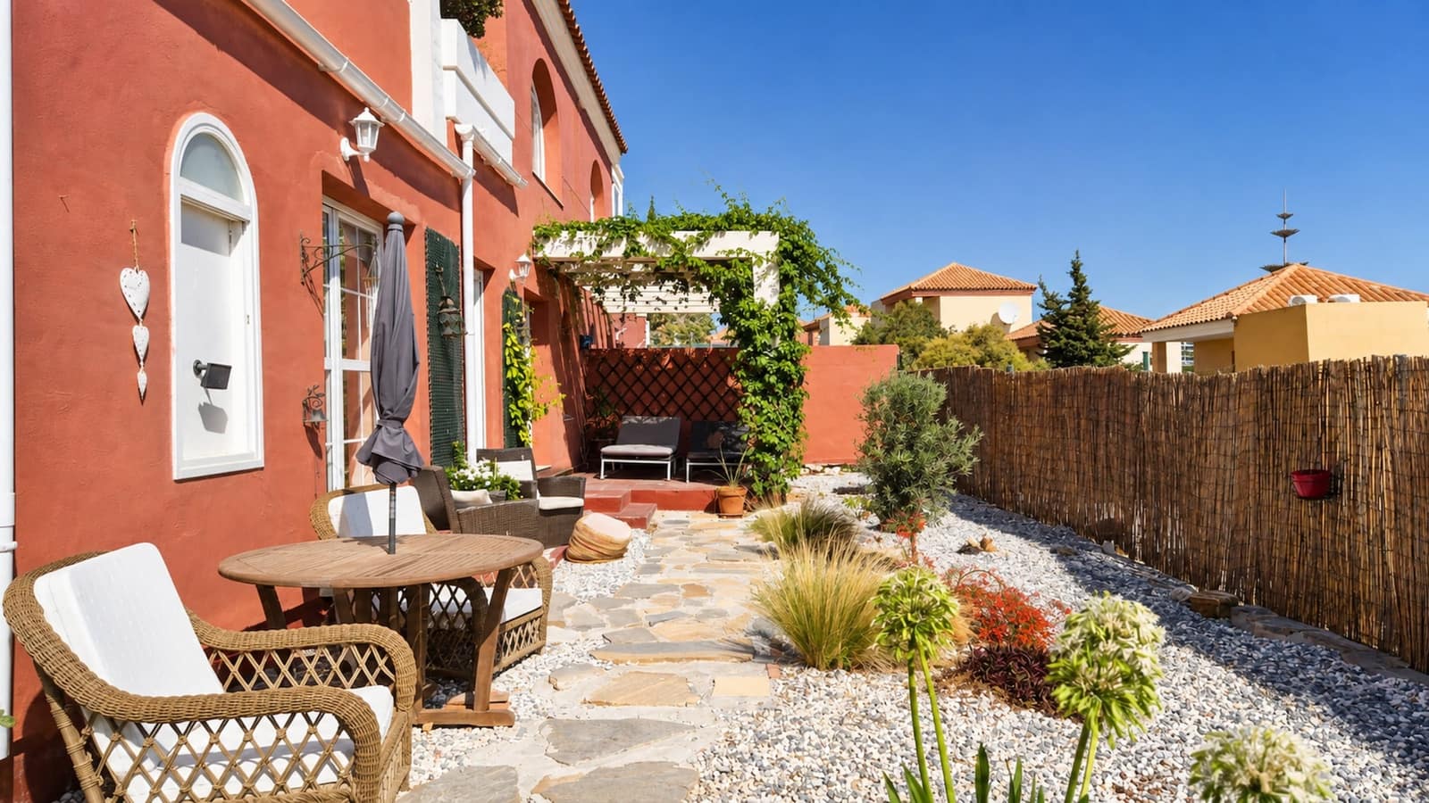 2 sypialnia Apartament na sprzedaż w La Duquesa / Puerto de la Duquesa z basenem garażem - 330 000 € (Ref: 10011134)