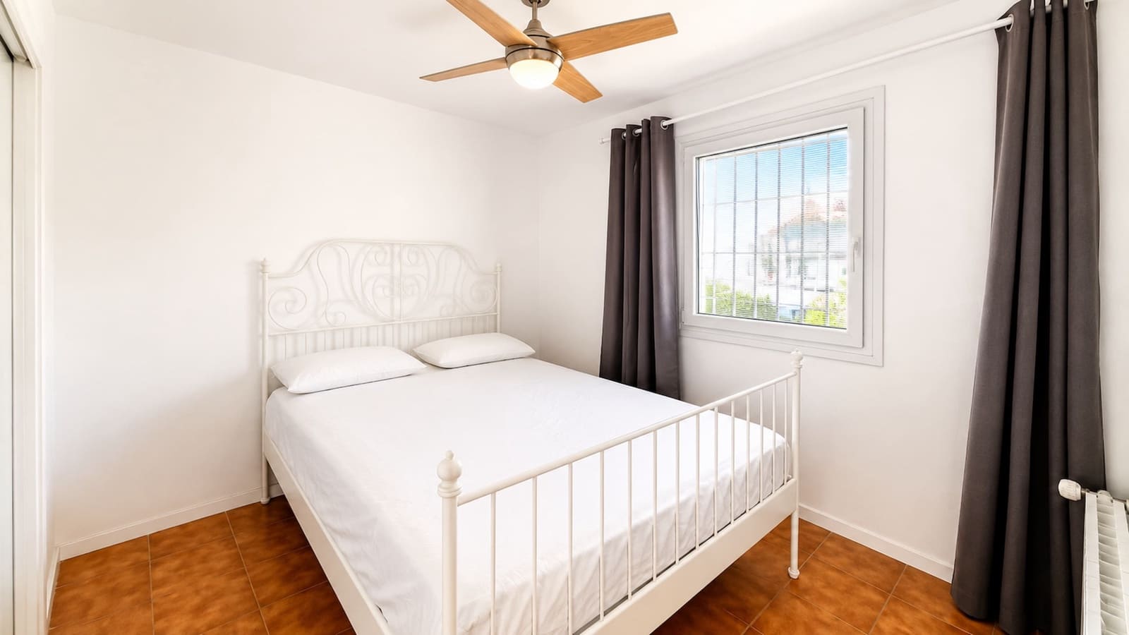 Casa de 3 habitaciones en Casares en venta con piscina - 430.000 € (Ref: 10017238)