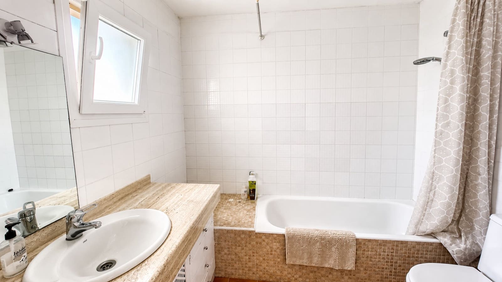 Casa de 3 habitaciones en Casares en venta con piscina - 430.000 € (Ref: 10017238)