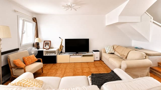 Casa de 3 habitaciones en Marina de Casares, Casares en venta con piscina - 430.000 € (Ref: 10017238)