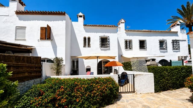 Casa de 3 habitaciones en Marina de Casares, Casares en venta con piscina - 430.000 € (Ref: 10017238)