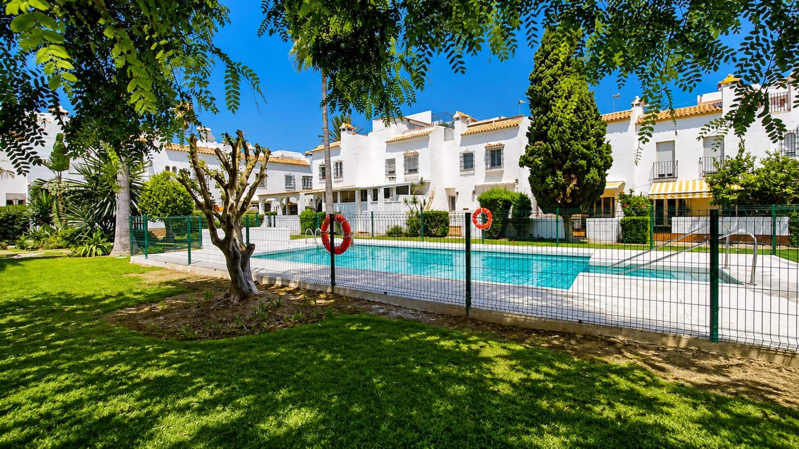 Casa de 3 habitaciones en Casares en venta con piscina - 430.000 € (Ref: 10017238)
