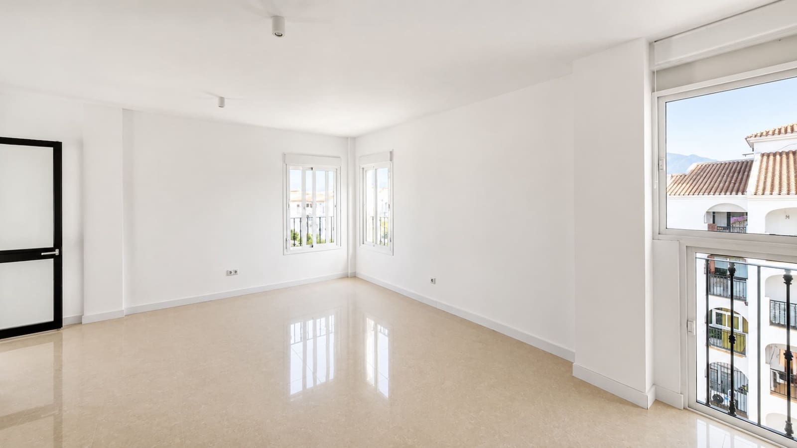 1 soverom Leilighet til salgs i San Luis de Sabinillas med svømmebasseng - € 220 000 (Ref: 10025275)