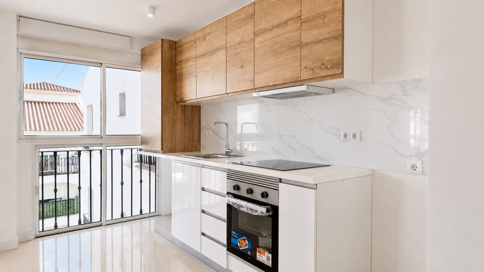 1 soverom Leilighet til salgs i San Luis de Sabinillas med svømmebasseng - € 220 000 (Ref: 10025275)