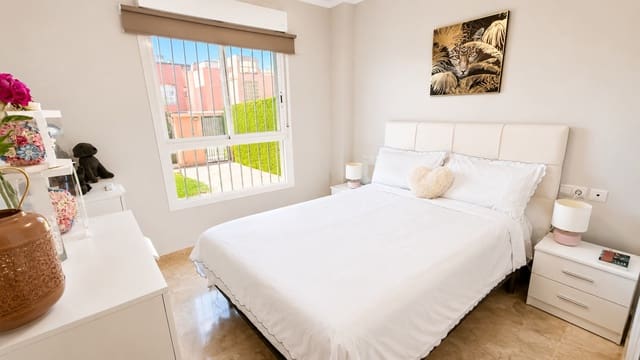 2 bedroom Apartment for sale in Manilva with pool garage - € 227,000 (Ref: 10044706)