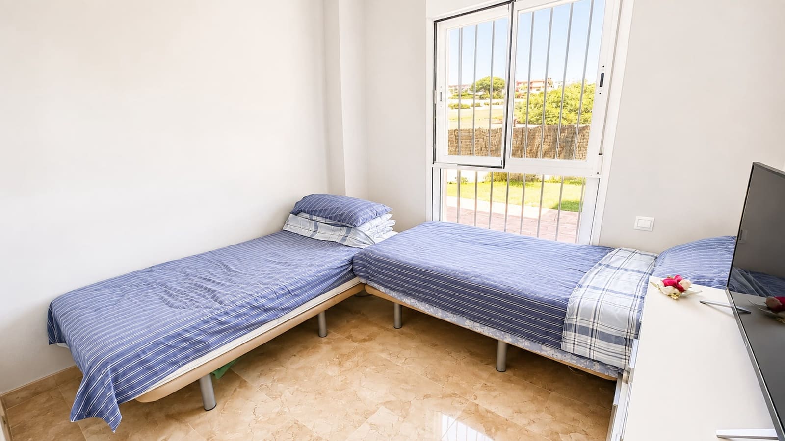 2 bedroom Apartment for sale in Manilva with pool garage - € 227,000 (Ref: 10044706)