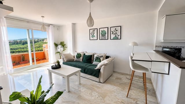 1 soverom Penthouse til salgs i Manilva med svømmebasseng garasje - € 240 000 (Ref: 10048922)