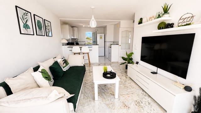 1 soverom Penthouse til salgs i Manilva med svømmebasseng garasje - € 240 000 (Ref: 10048922)