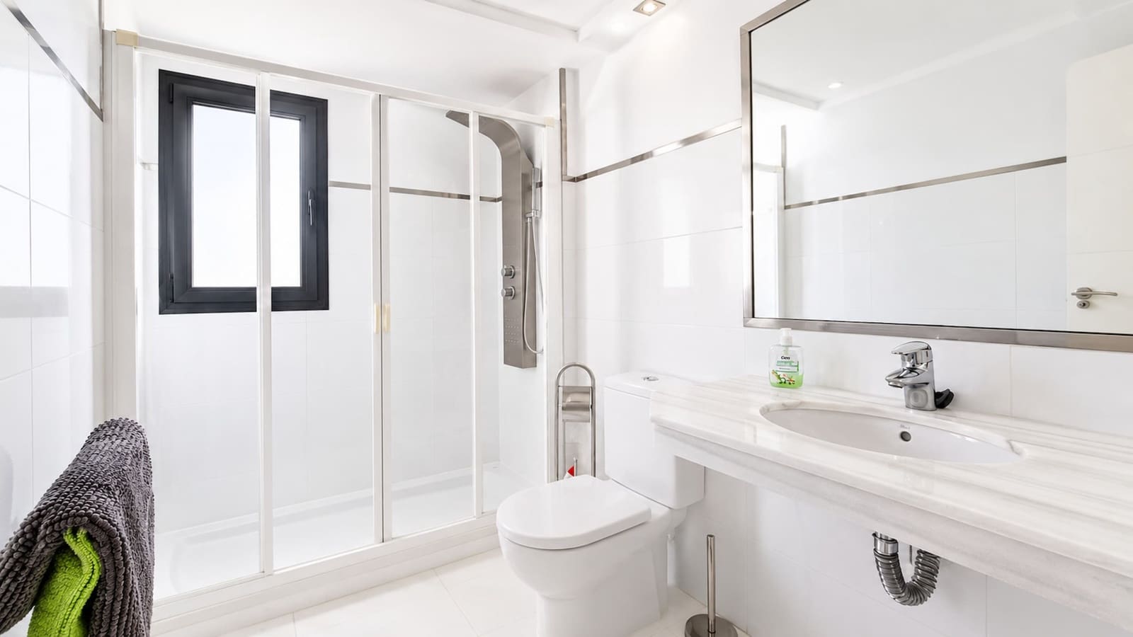 2 bedroom Apartment for sale in Casares with pool garage - € 399,950 (Ref: 10061433)