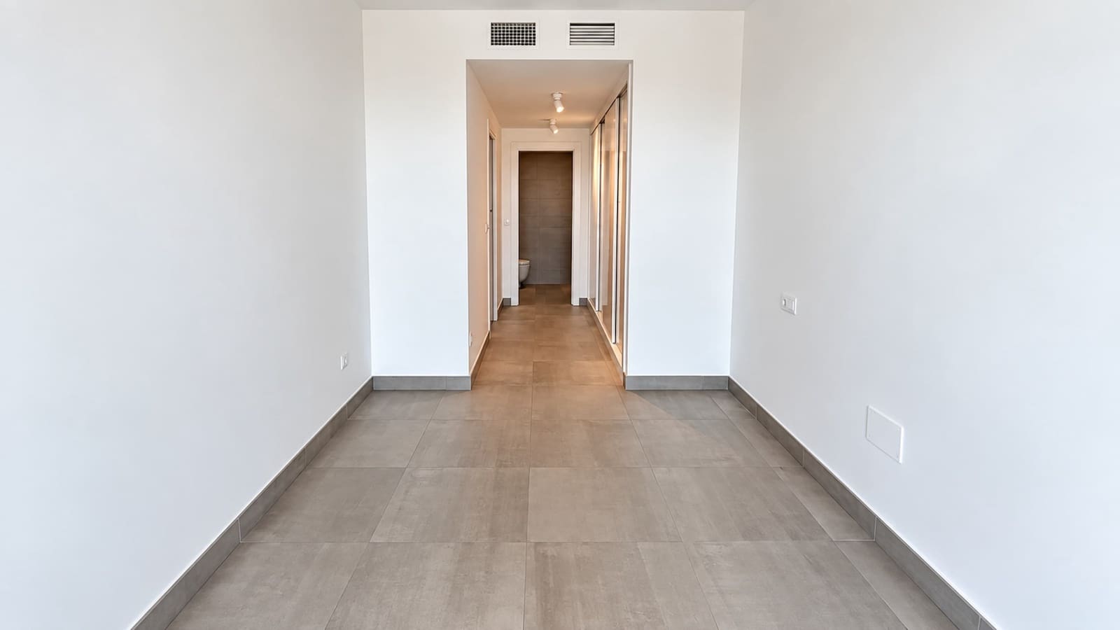 2 Zimmer Apartment zu verkaufen in La Duquesa / Puerto de la Duquesa mit Pool Garage - 345.000 € (Ref: 10067335)