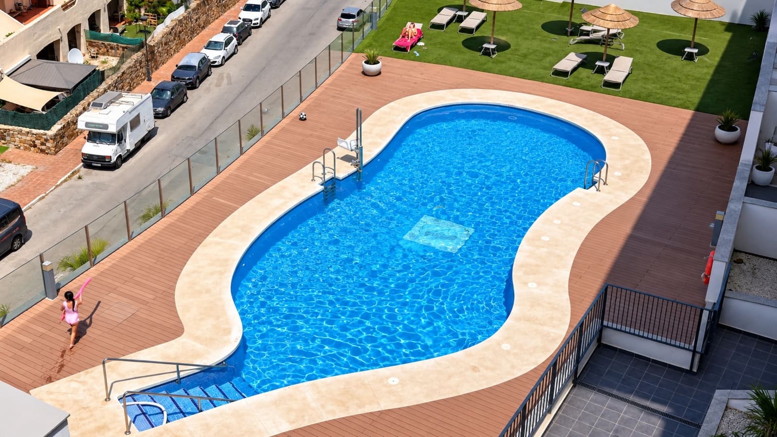 2 Zimmer Apartment zu verkaufen in La Duquesa / Puerto de la Duquesa mit Pool Garage - 345.000 € (Ref: 10067335)