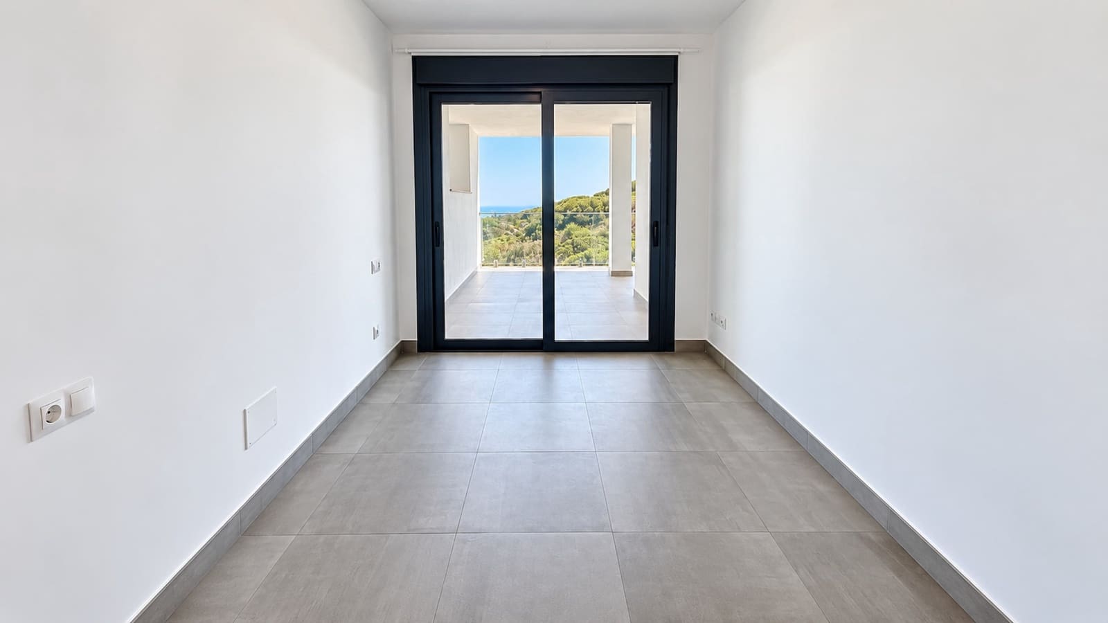 2 Zimmer Apartment zu verkaufen in La Duquesa / Puerto de la Duquesa mit Pool Garage - 345.000 € (Ref: 10067335)