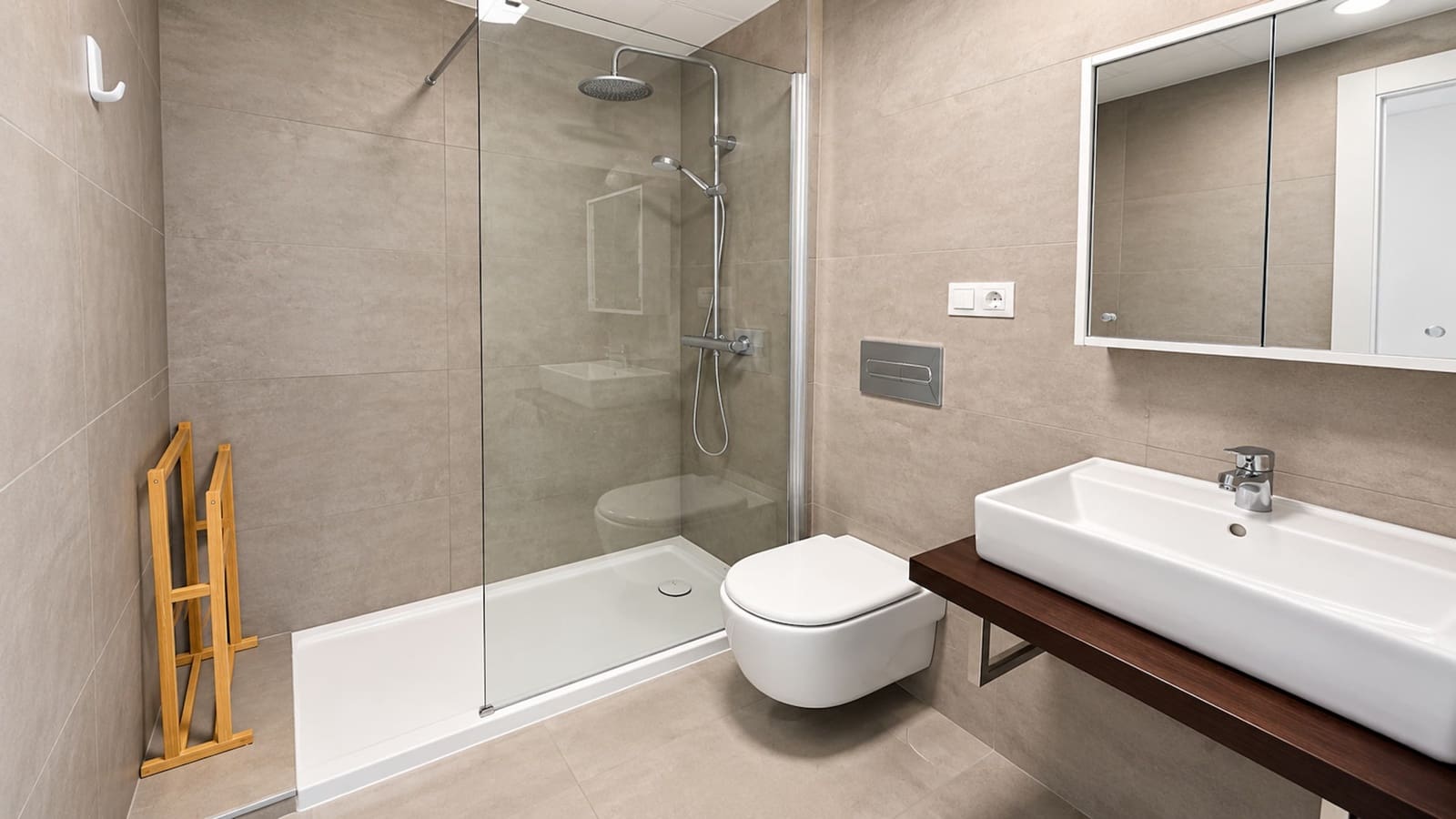 2 Zimmer Apartment zu verkaufen in La Duquesa / Puerto de la Duquesa mit Pool Garage - 345.000 € (Ref: 10067335)