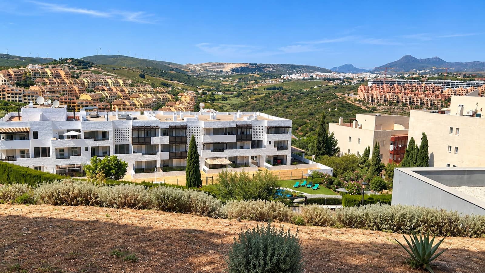 2 Zimmer Apartment zu verkaufen in La Duquesa / Puerto de la Duquesa mit Pool Garage - 345.000 € (Ref: 10067335)