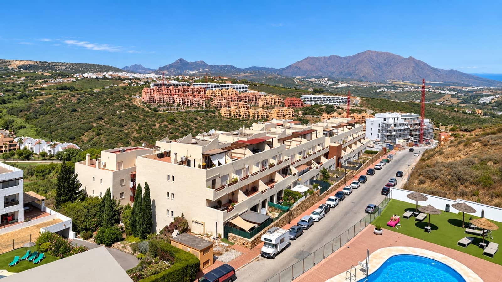2 Zimmer Apartment zu verkaufen in La Duquesa / Puerto de la Duquesa mit Pool Garage - 345.000 € (Ref: 10067335)