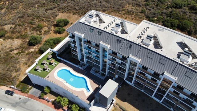 2 makuuhuone Huoneisto myytävänä paikassa La Duquesa / Puerto de la Duquesa, Manilva mukana uima-altaan 
autotalli - 345 000 € (Ref: 10067335)