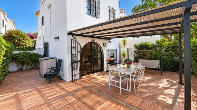 3 camera da letto Villetta Bifamiliare in vendita in Marina de Casares, Casares con piscina - 450.000 € (Rif: 10080595)