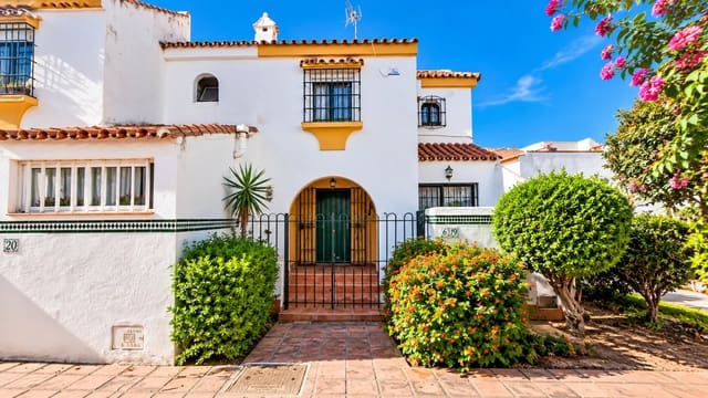 Pareado de 3 habitaciones en Marina de Casares, Casares en venta con piscina - 450.000 € (Ref: 10080595)