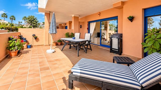 2 soverom Leilighet til salgs i Manilva med svømmebasseng garasje - € 320 000 (Ref: 10099817)