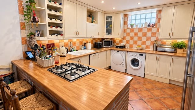 2 soverom Hus til salgs i Manilva Pueblo, Manilva - € 295 000 (Ref: 10101950)