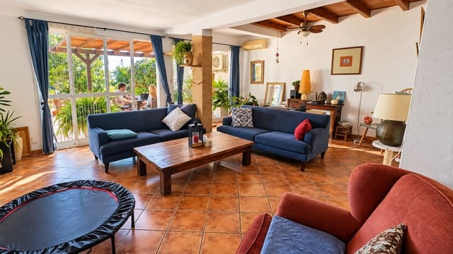 2 soverom Hus til salgs i Manilva Pueblo, Manilva - € 295 000 (Ref: 10101950)