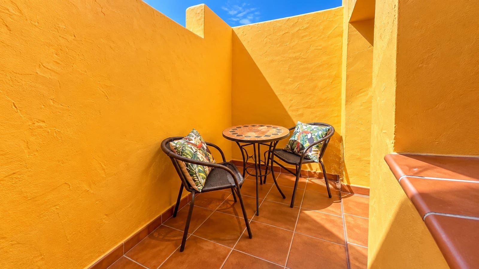2 bedroom Penthouse for sale in Manilva with pool garage - € 320,000 (Ref: 10164790)