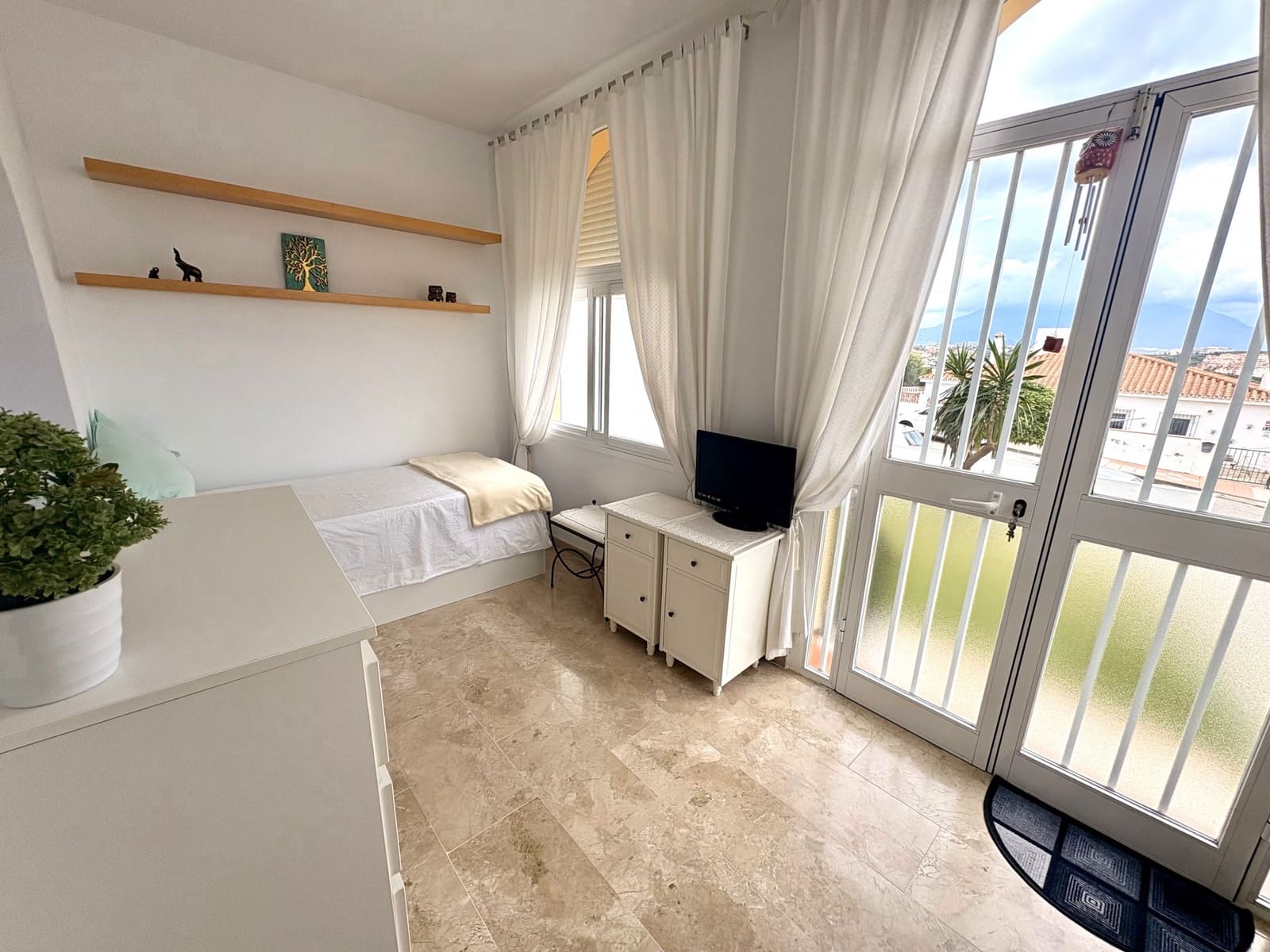 1 soveværelse Lejlighed til salg i Manilva med swimmingpool - € 213.000 (Ref: 9049796)