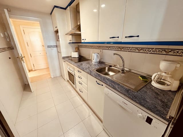 3 sypialnia Apartament na sprzedaż w Manilva z basenem garażem - 365 000 € (Ref: 9057444)