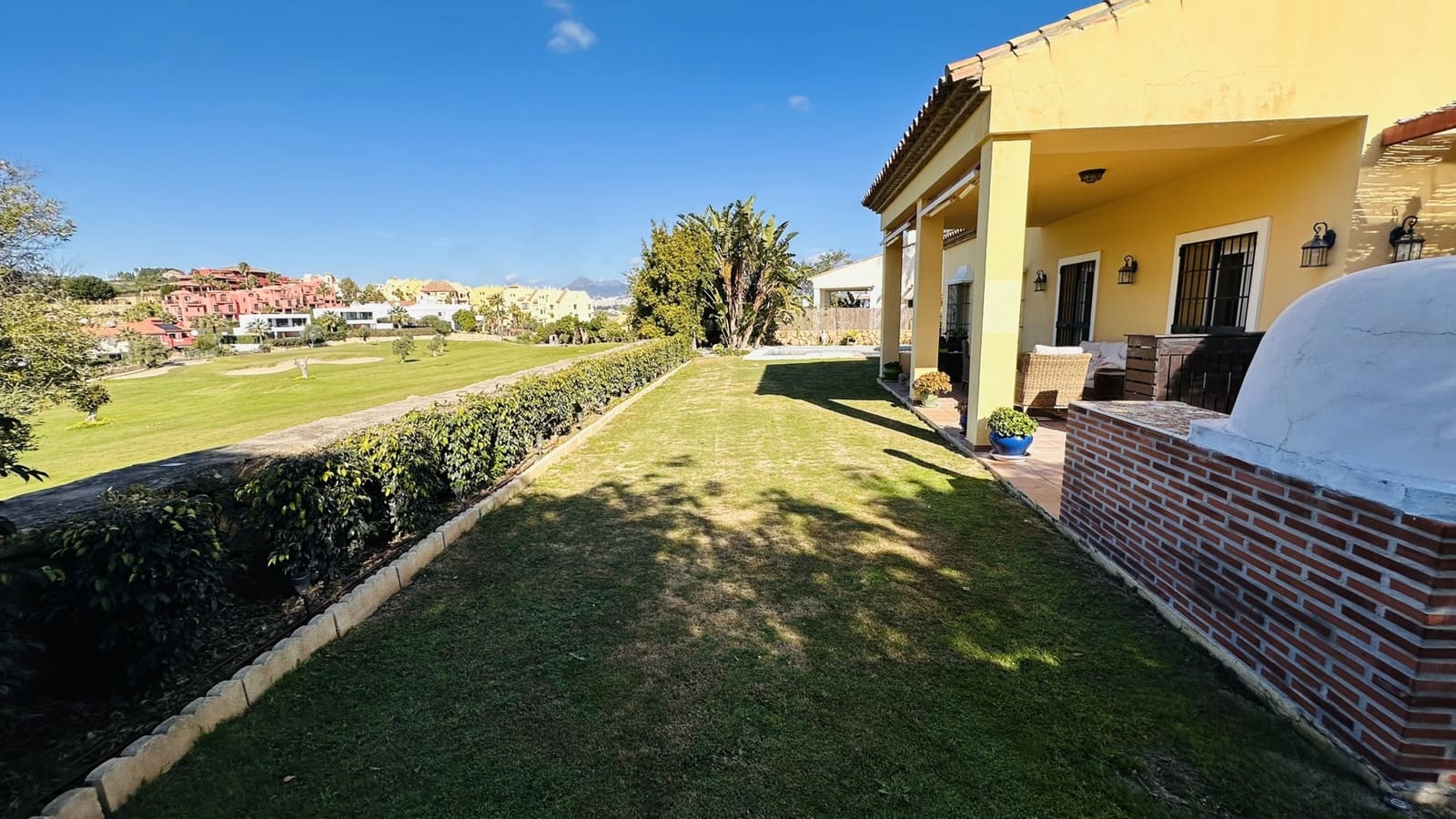 3 bedroom Villa for sale in Manilva with pool - € 960,000 (Ref: 9057448)