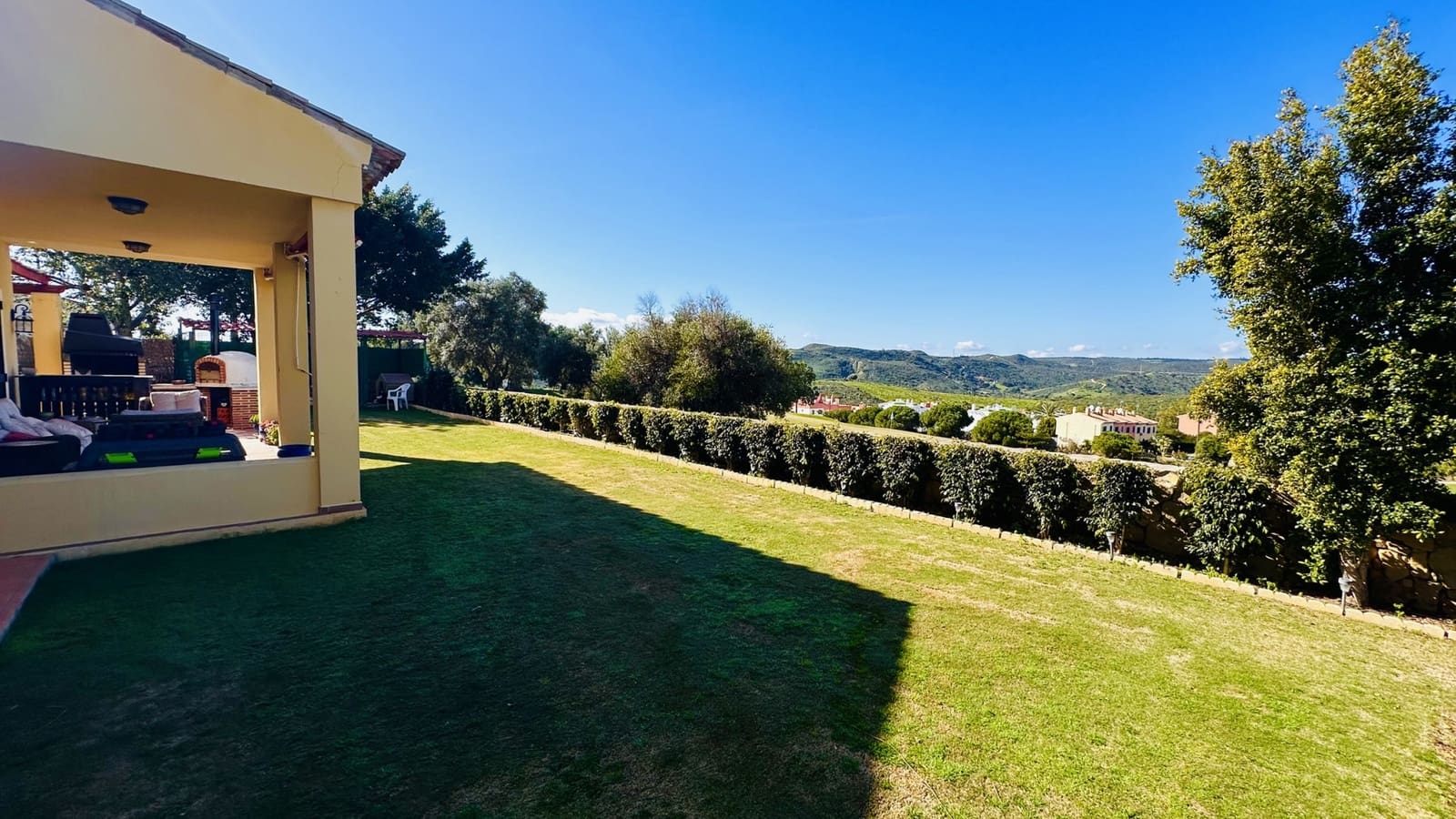 3 bedroom Villa for sale in Manilva with pool - € 960,000 (Ref: 9057448)